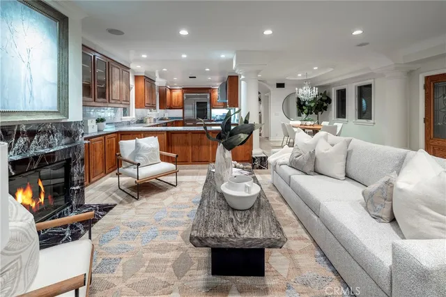 $10,695,000 | 339 Via Lido Soud, Newport Beach, CA 92663