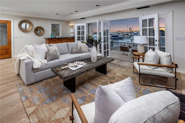 $10,695,000 | 339 Via Lido Soud, Newport Beach, CA 92663