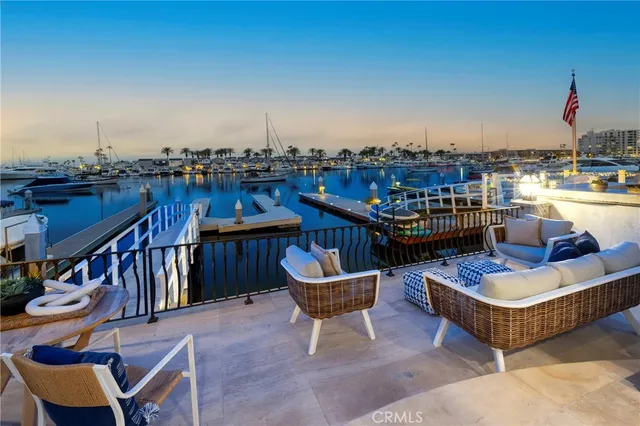 $10,695,000 | 339 Via Lido Soud, Newport Beach, CA 92663