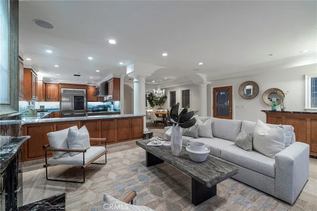 $10,695,000 | 339 Via Lido Soud, Newport Beach, CA 92663