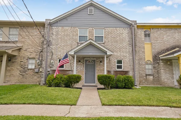 $209,500 | 207 Granberry Street, Humble, TX 77338