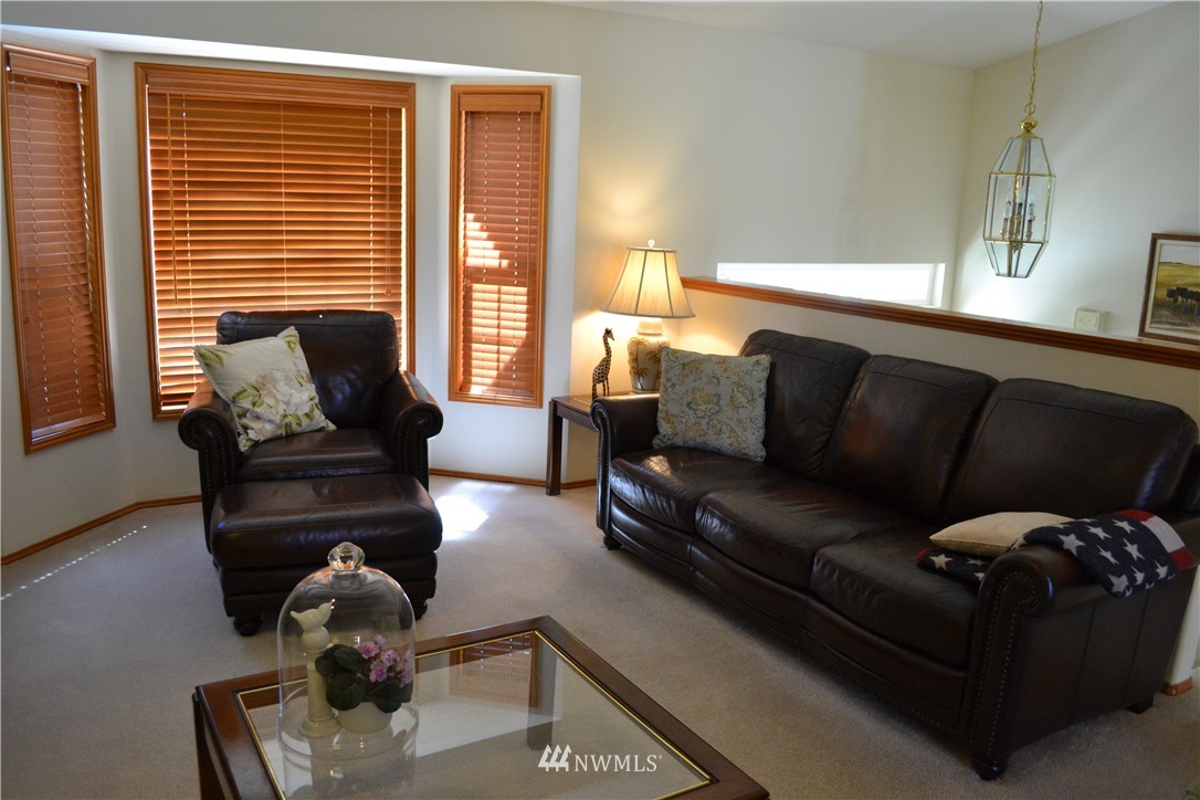 3005 200th Place Southeast Bothell, WA 98012 - Photo 5 of 8 Gallery Image 5