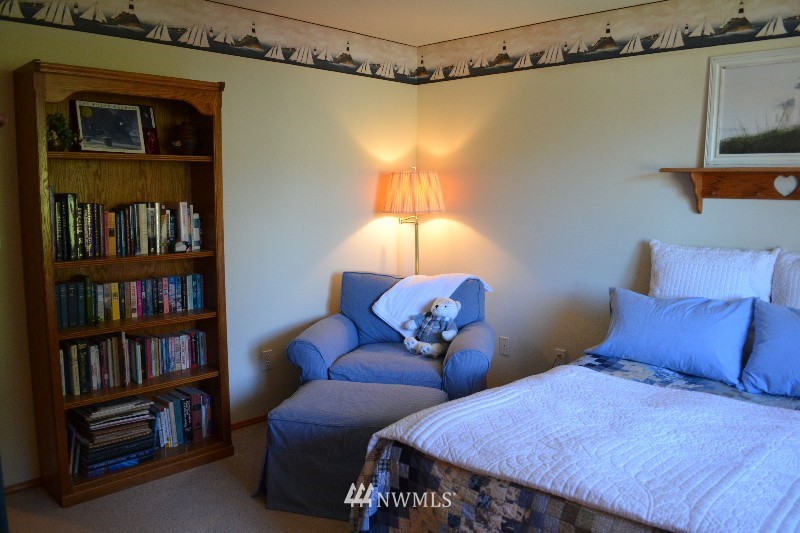 3005 200th Place Southeast Bothell, WA 98012 - Photo 6 of 8 Gallery Image 6