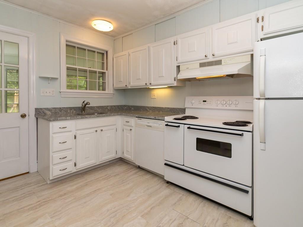 156 Ipswich Road Topsfield, MA 01983 - Photo 9 of 41 Gallery Image 9