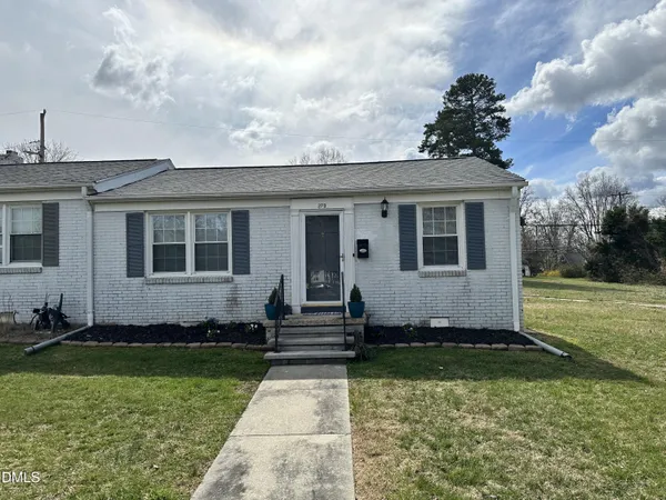 $1,250 | 1700 Roslyn Drive, Unit 27D, Burlington, NC 27215