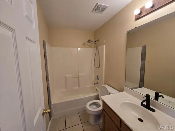 $1,490 | 610 Linda Lane, Unit B, Wentzville, MO 63385