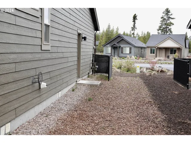 a view of a house with a entertaining space