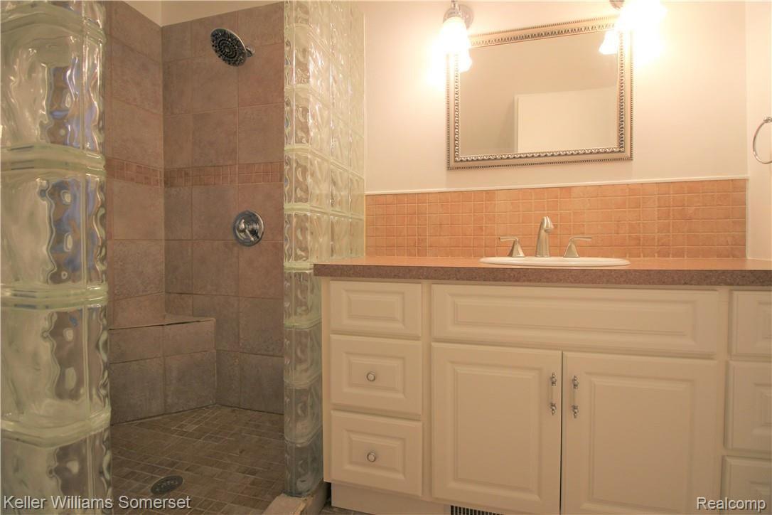 1574 Princeton Road Berkley, MI 48072 - Photo 19 of 27 IMG_0078.JPG