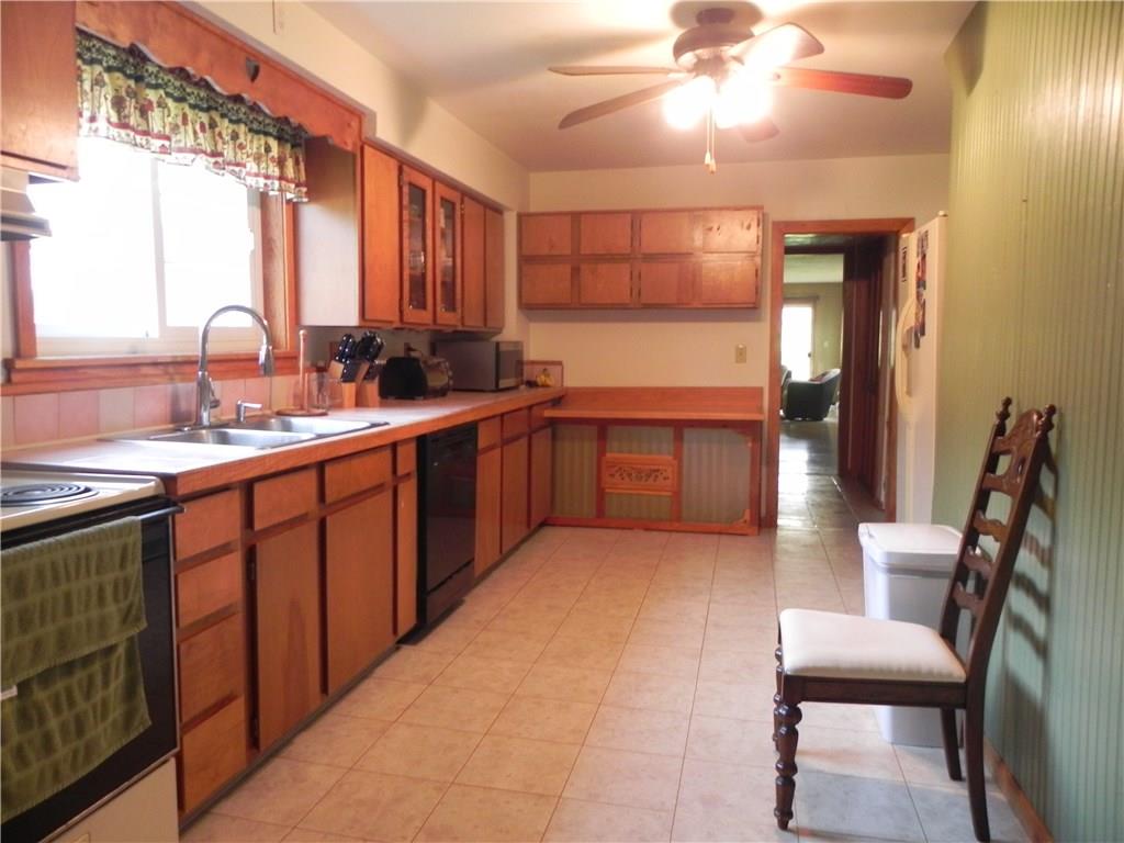 Large country kitchen!