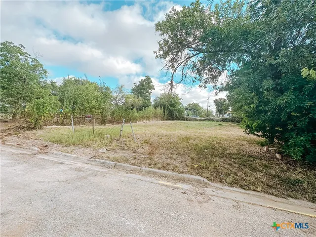 a view of a outdoor space