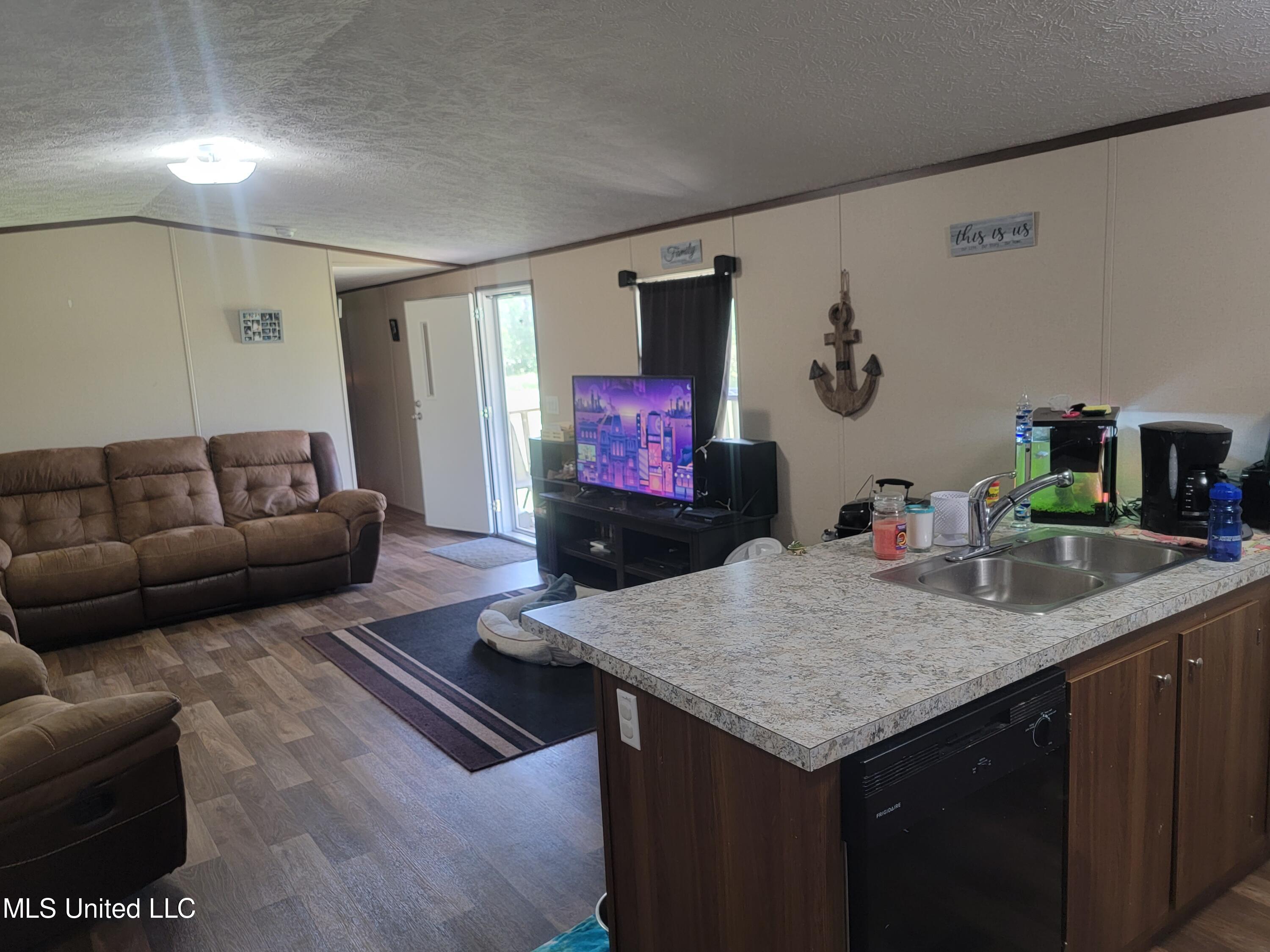 12807 Meadowglen Road Vancleave, MS 39565 - Photo 4 of 16 20220615_110813