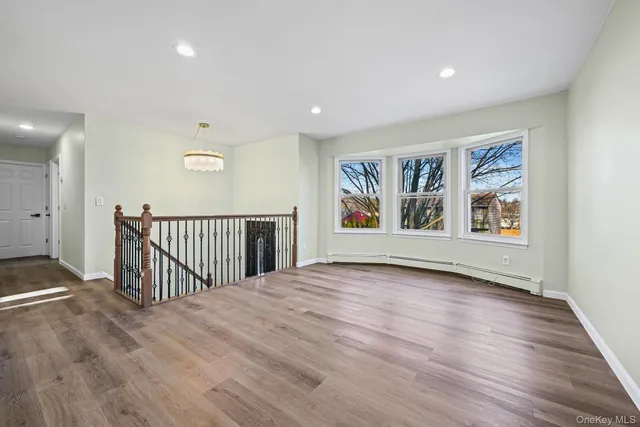 $899,000 | 9 Harmony Lane, Glen Cove, NY 11542