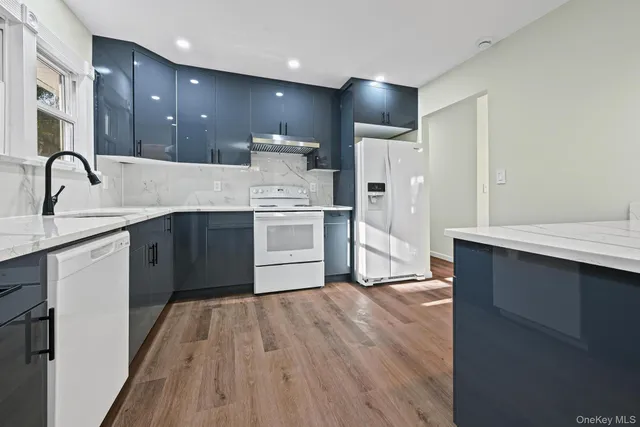 $899,000 | 9 Harmony Lane, Glen Cove, NY 11542