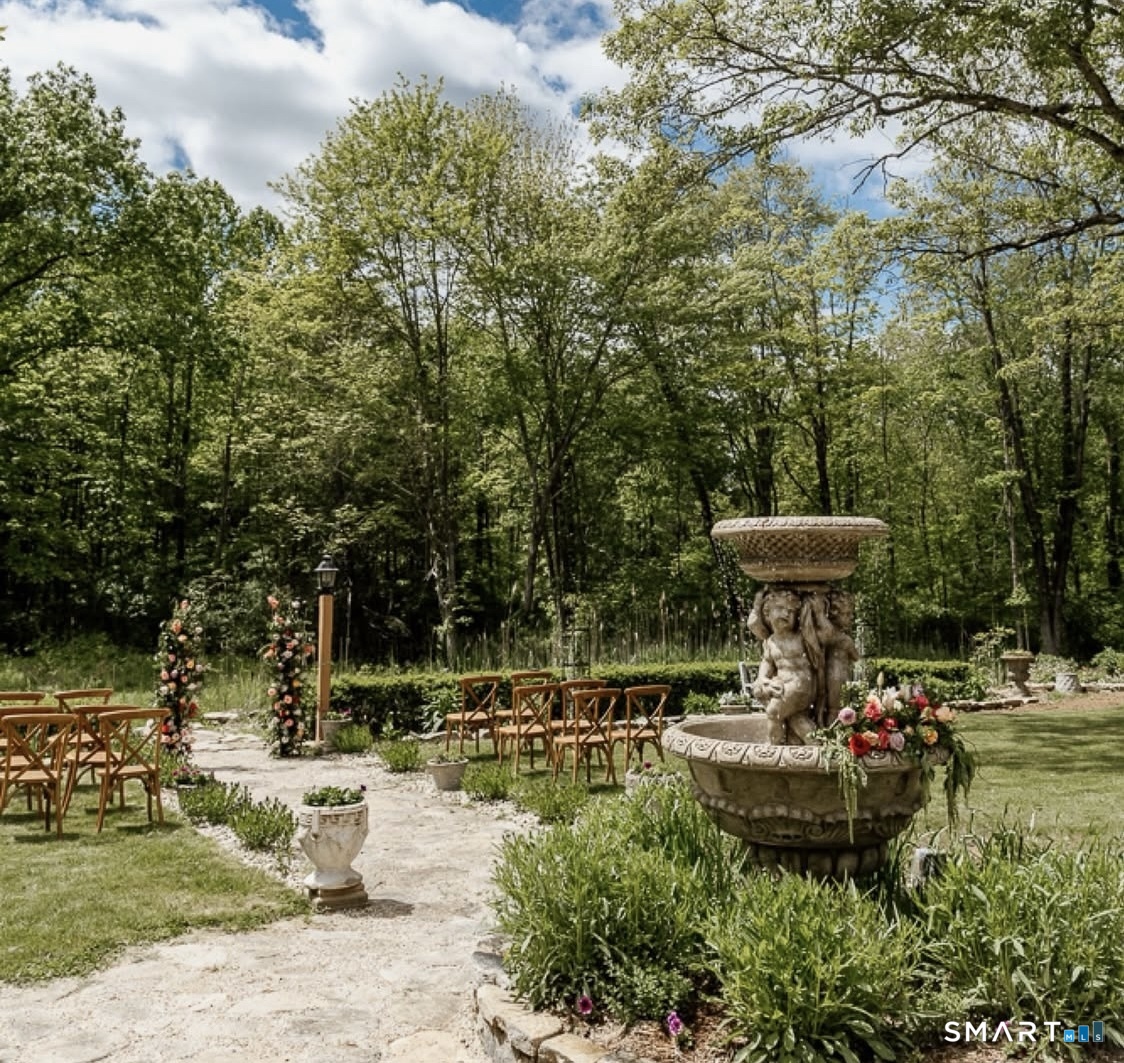 59 Hidden Lake Road Haddam, CT 06441 - Photo 6 of 40 The Gardens in bloom !