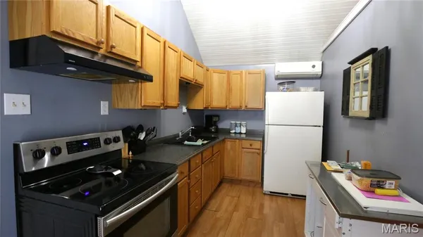 $139,900 | 914 South 2nd Street, De Soto, MO 63020