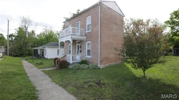 $139,900 | 914 South 2nd Street, De Soto, MO 63020