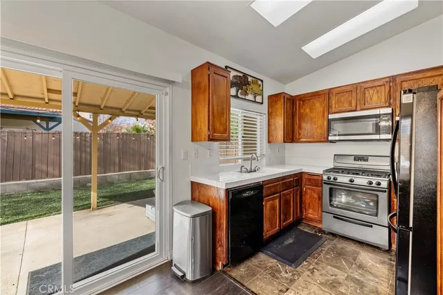 $369,900 | 40161 La Cota Drive, Palmdale, CA 93550