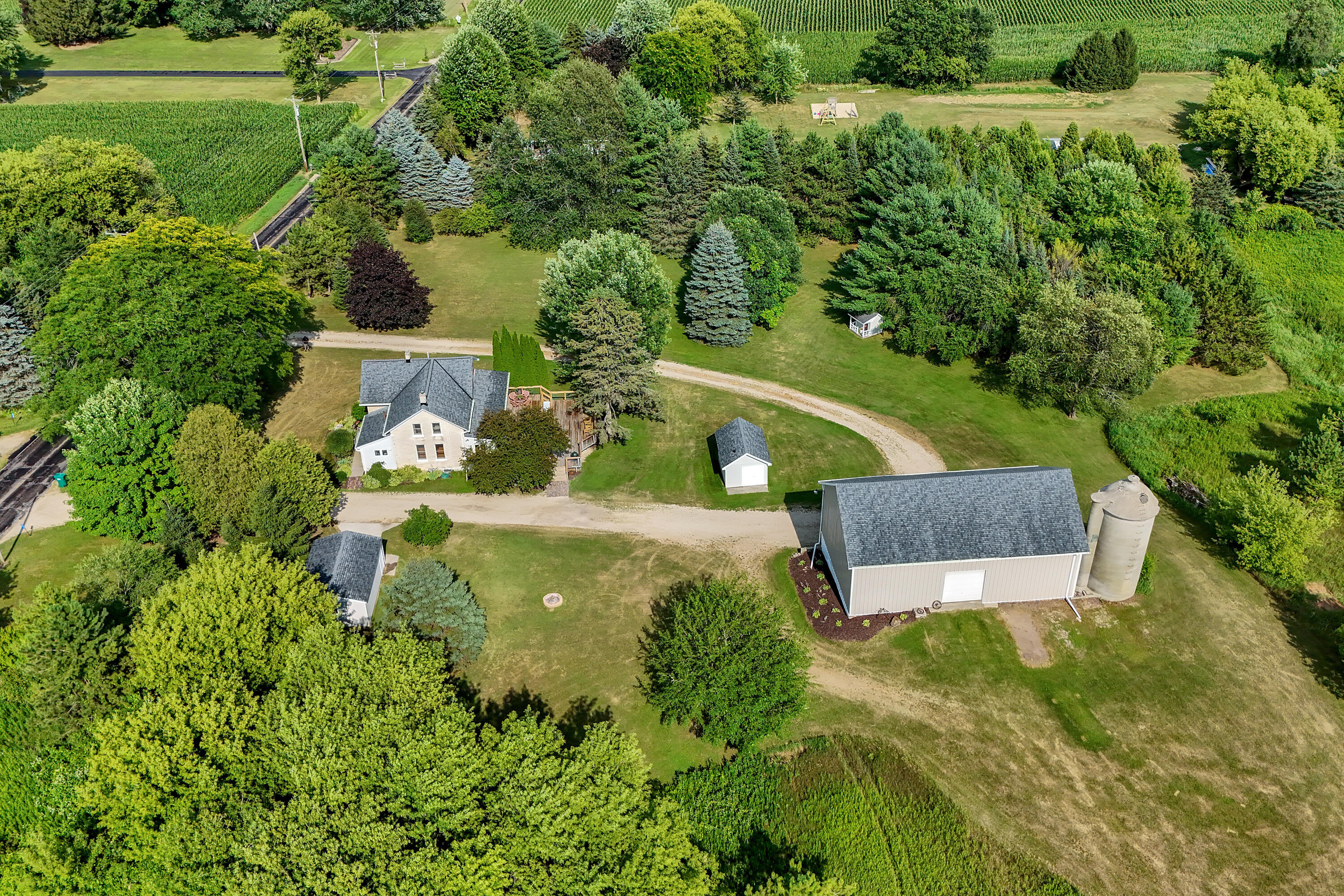 4827 Beaver Dam Road Barton, WI 53090 - Photo 9 of 51 4827 beaver dam rd-54