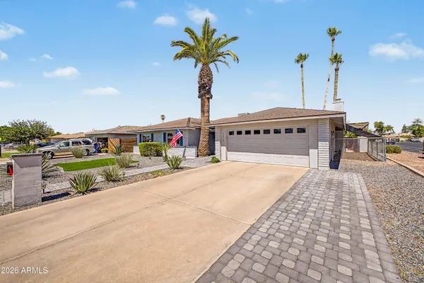 $670,000 | 5935 South Lakeshore Drive, Tempe, AZ 85283