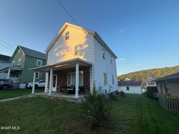 $139,000 | 442 Jackson Street, Summerhill, PA 15958