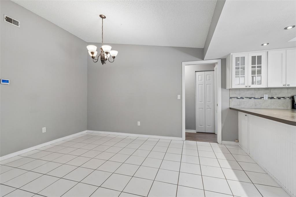 1733 Sutton Place Dunedin, FL 34698 - Photo 12 of 38