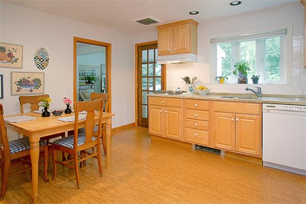 25 Wayne Road Newton, MA 02459 - Photo 4 of 6