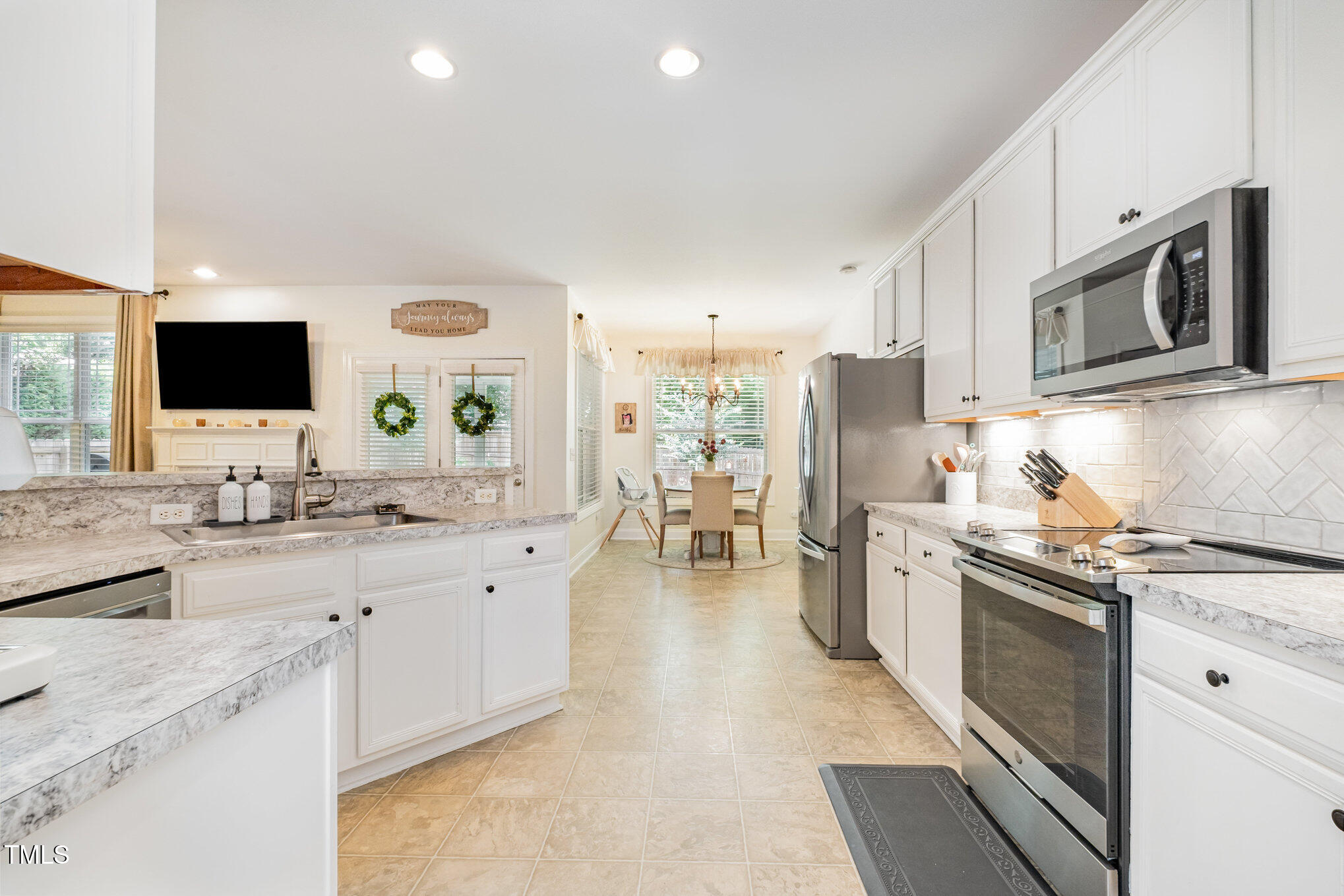 3153 Suncrest Village Lane Raleigh, NC 27616 - Photo 10 of 33 009_file_111