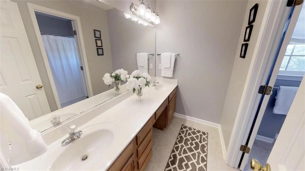 1511 Enterprise Road Lexington, NC 27295 - Photo 14 of 26 Master Bath