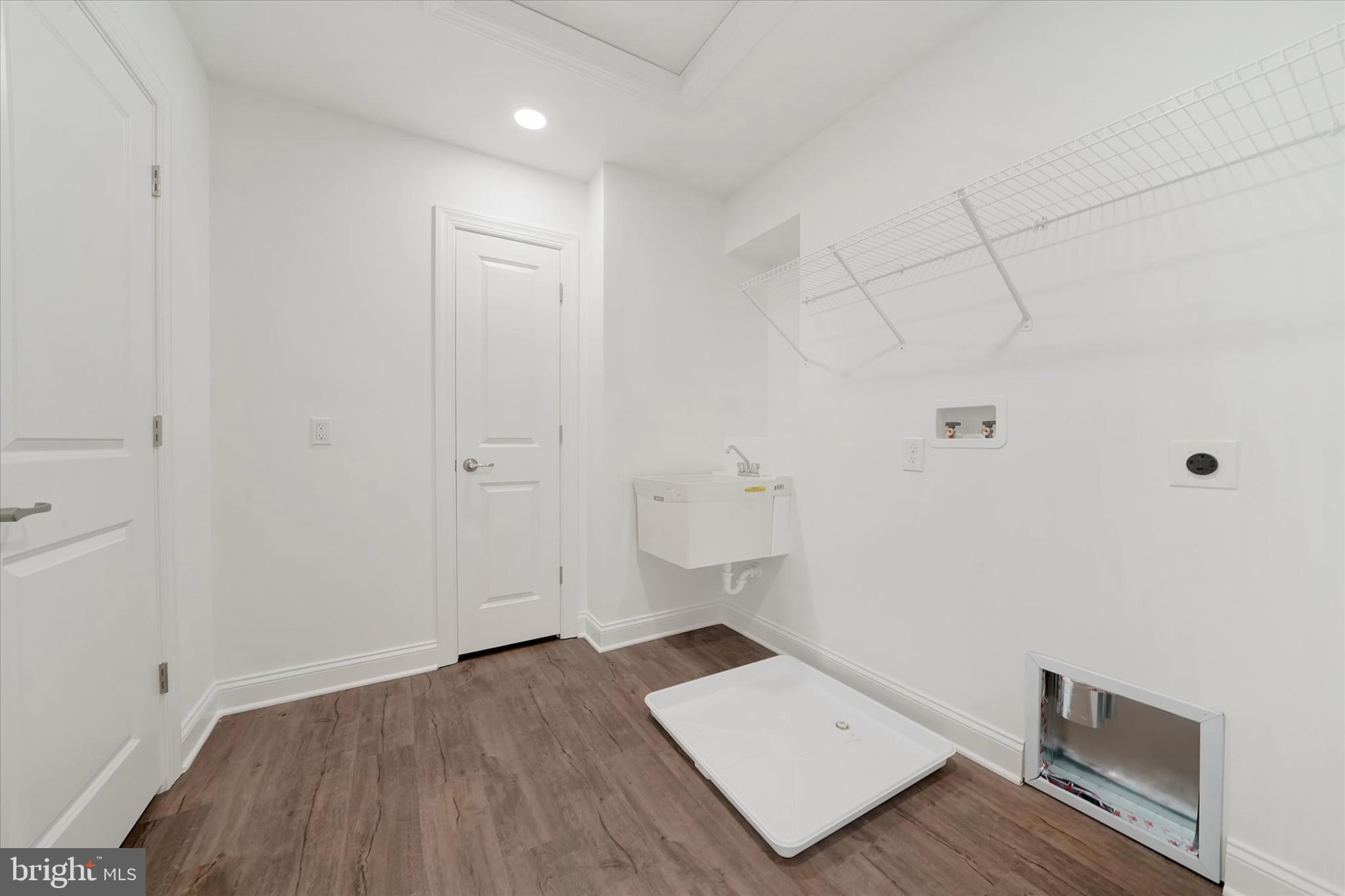 109 Knightsbridge Road Middletown, DE 19709 - Photo 41 of 46 Bedroom Level Laundry Room w/Multiple Closets