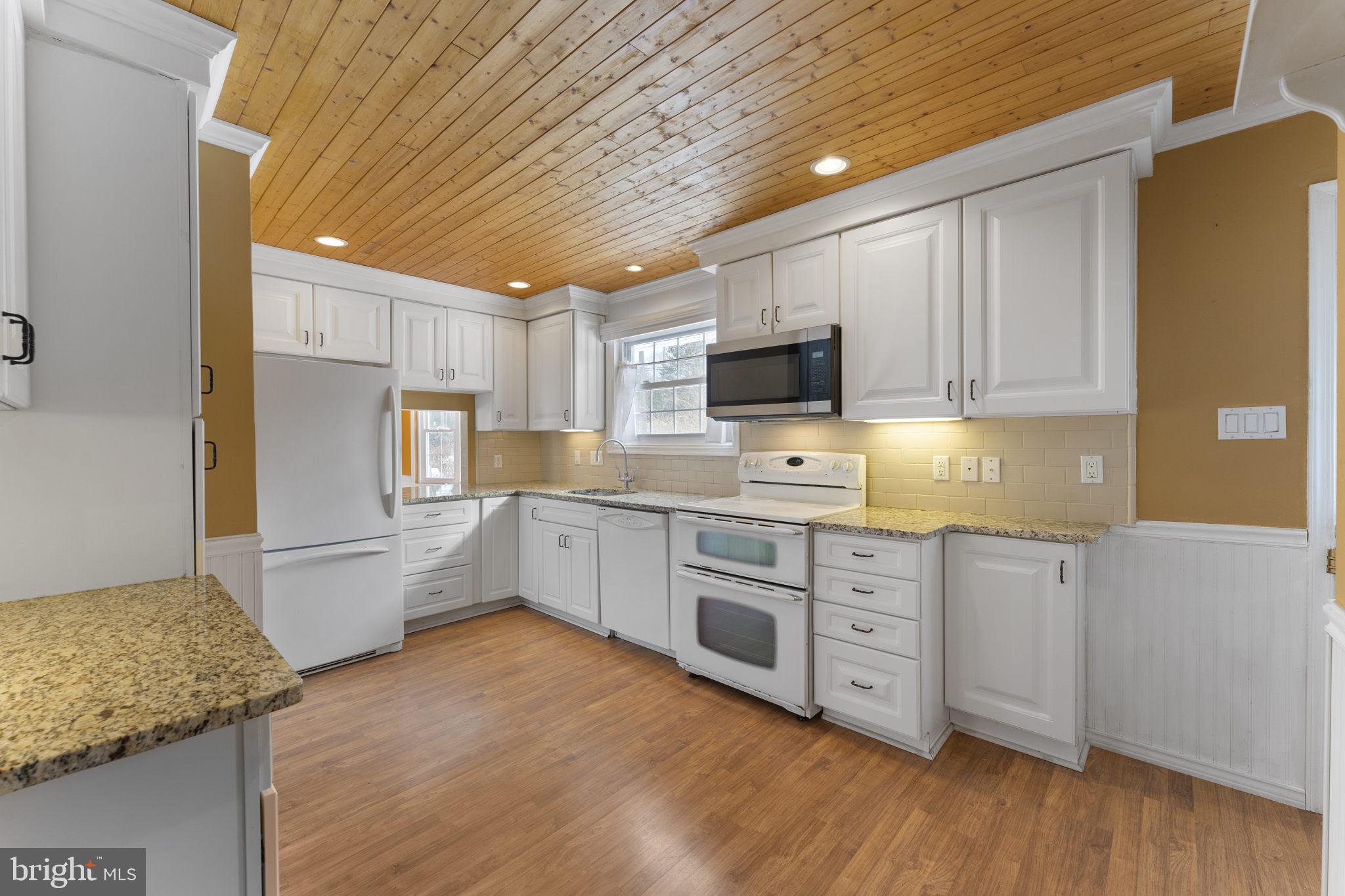 2604 Arbor Road Broomall, PA 19008 - Photo 10 of 40 Gallery Image 10