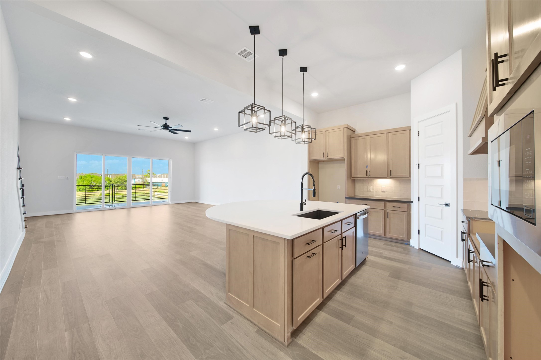 4410 Tucker Lane Seabrook, TX 77586 - Photo 7 of 44