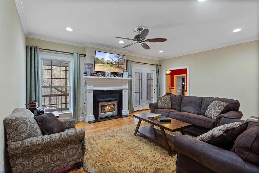 305 Valley View Drive Seneca, SC 29672 - Photo 11 of 41