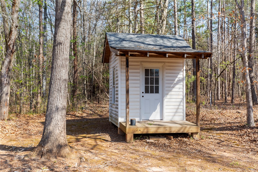 305 Valley View Drive Seneca, SC 29672 - Photo 8 of 41