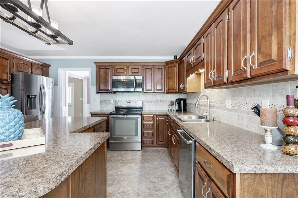 2600 Burke Farm Road Clemmons, NC 27012 - Photo 8 of 48