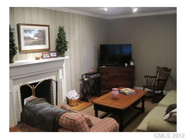 601 Lochridge Road Charlotte, NC 28209 - Photo 5 of 14 Gallery Image 5