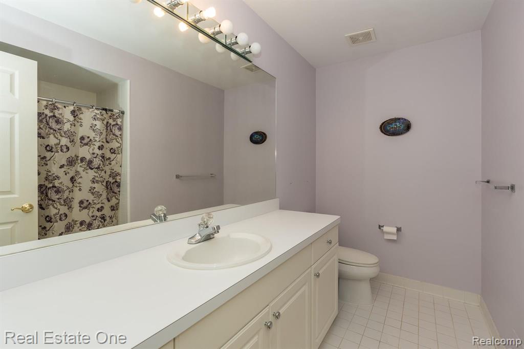 1784 Blue Grass Drive Rochester Hills, MI 48306 - Photo 44 of 72
