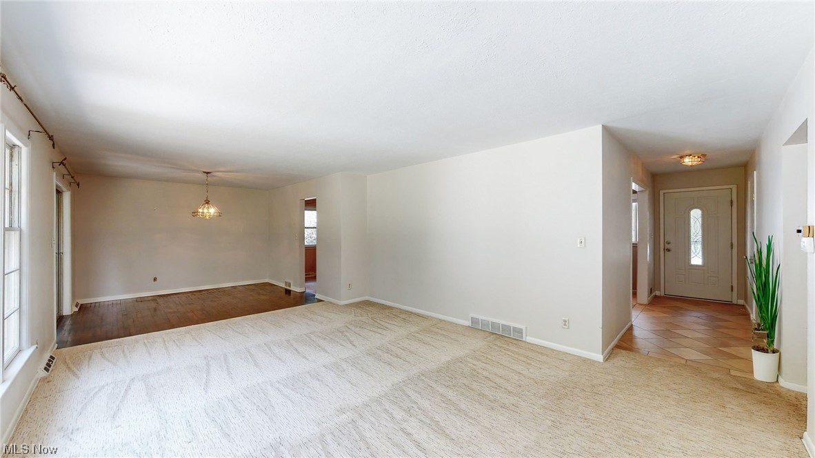 5679 Falkirk Road Cleveland, OH 44124 - Photo 4 of 24 Gallery Image 4