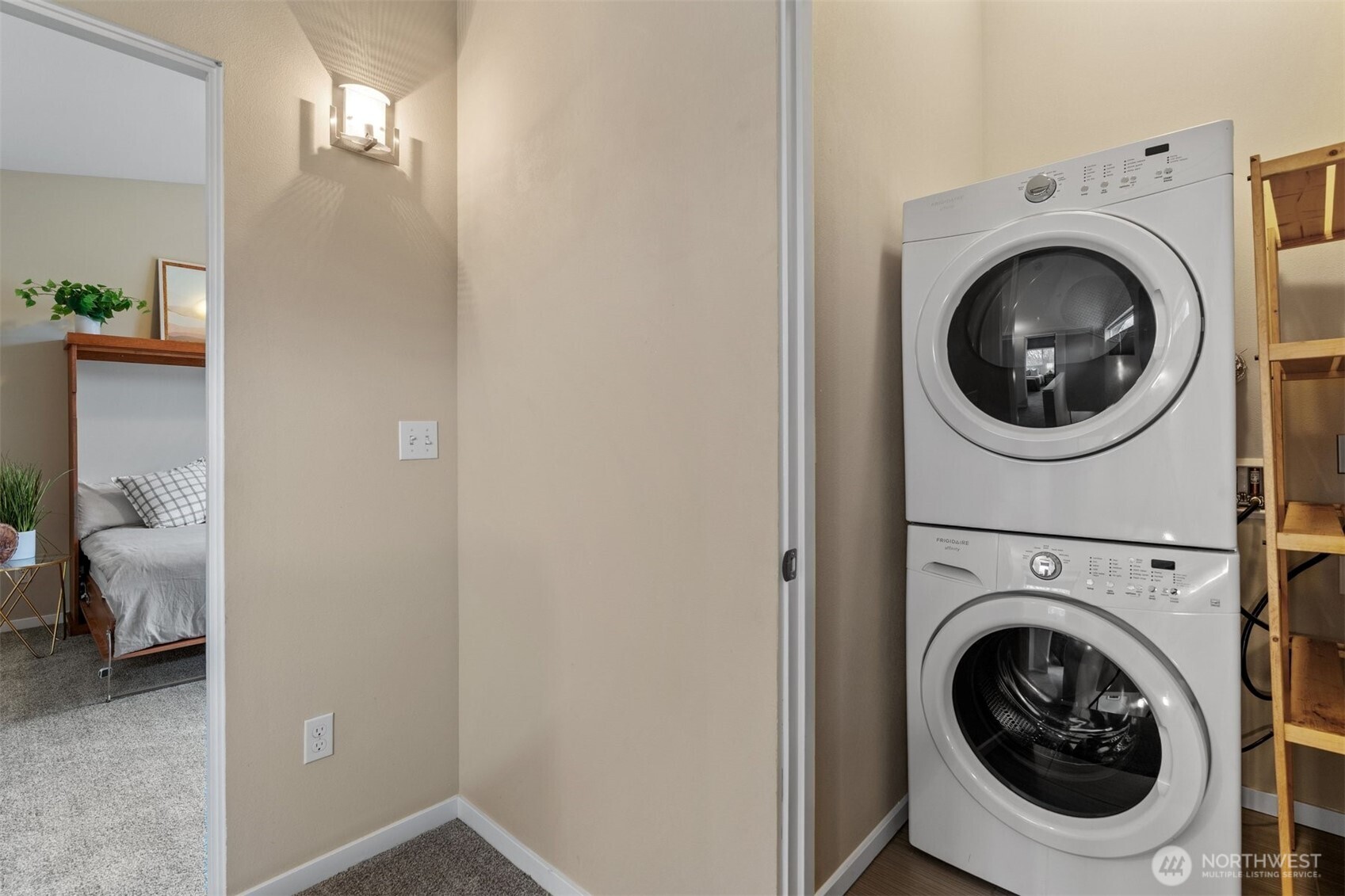 6536 42nd Avenue Southwest, Unit B Seattle, WA 98136 - Photo 22 of 27 Gallery Image 22