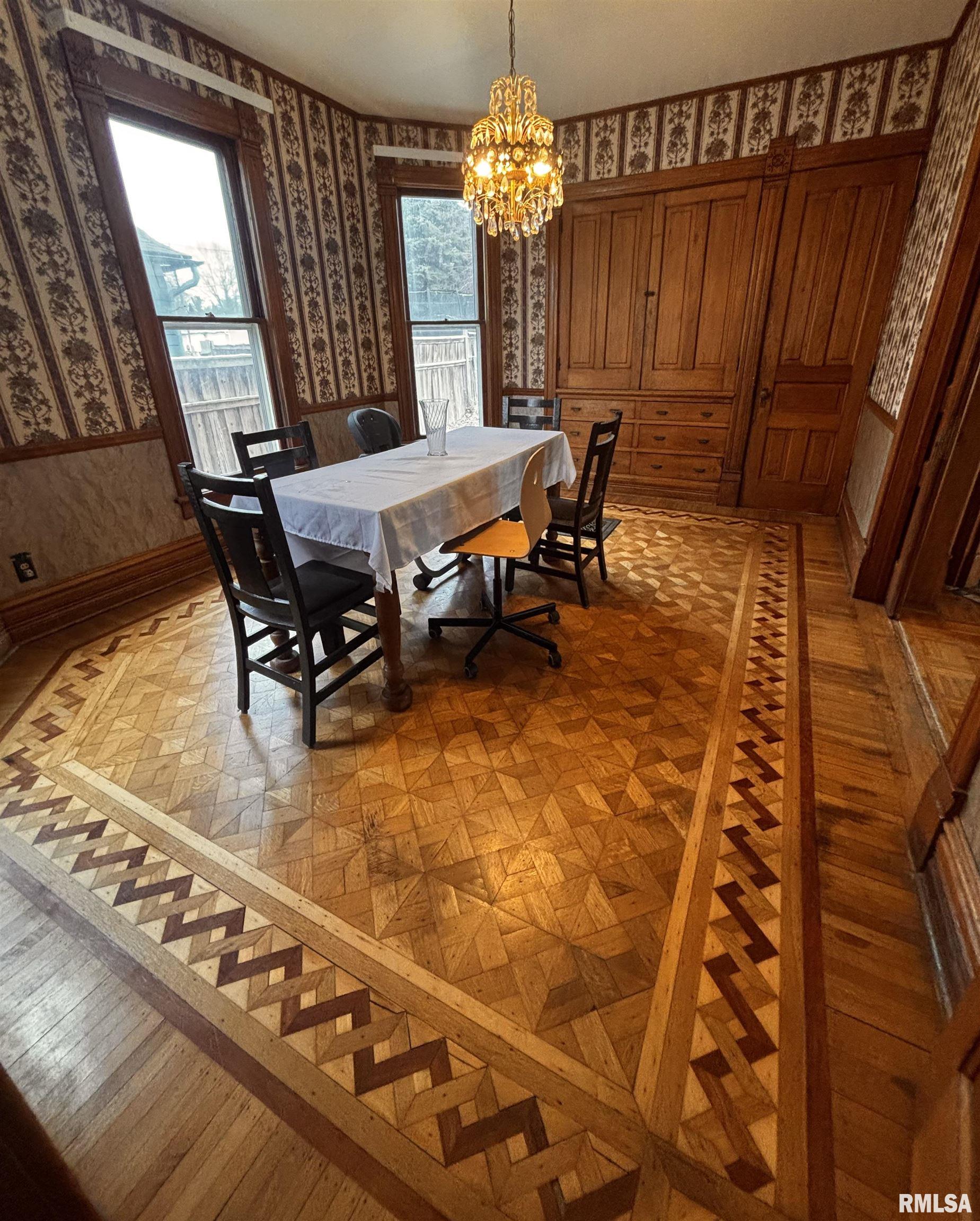 581 North Seminary Street Galesburg, IL 61401 - Photo 13 of 25