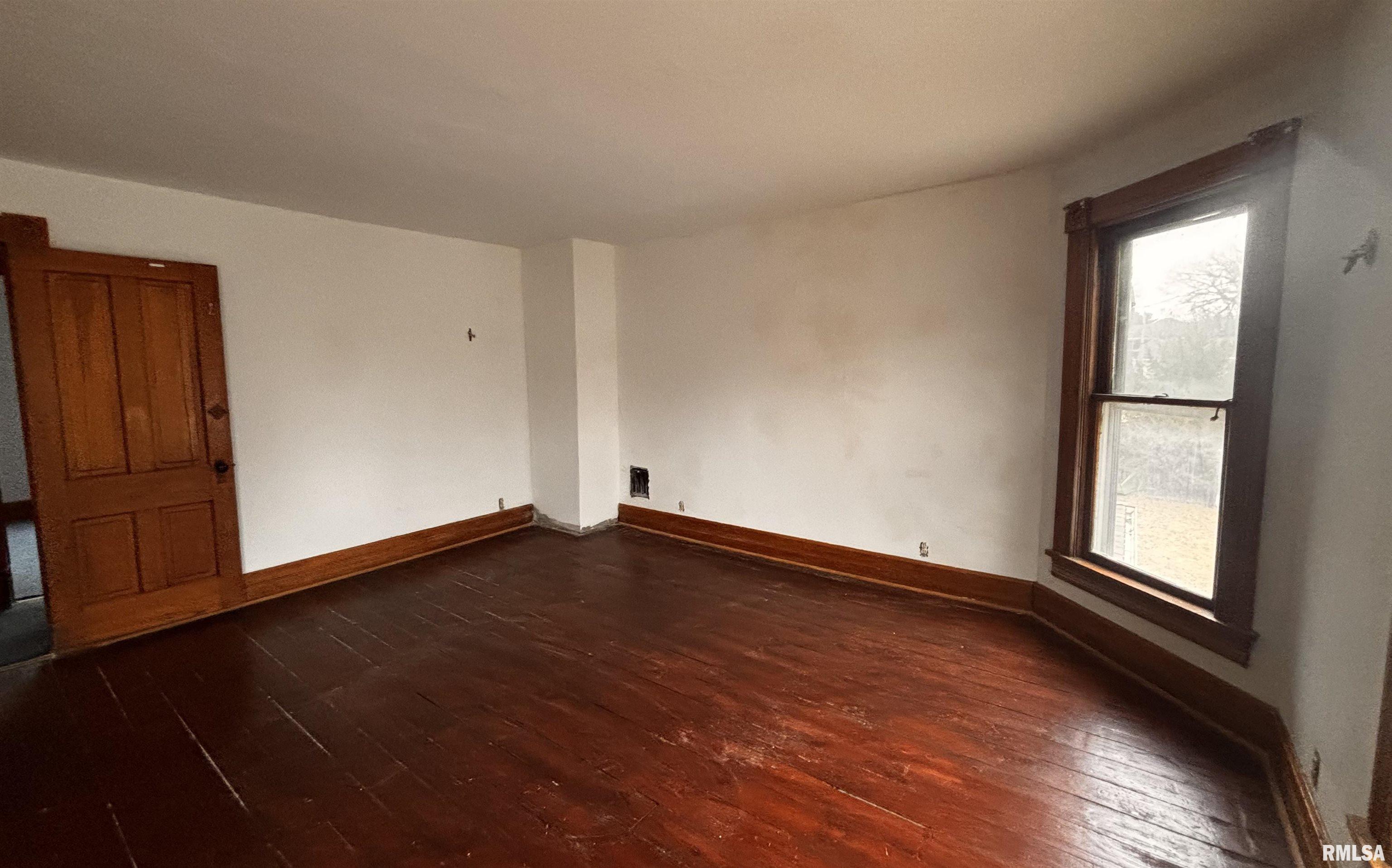 581 North Seminary Street Galesburg, IL 61401 - Photo 17 of 25