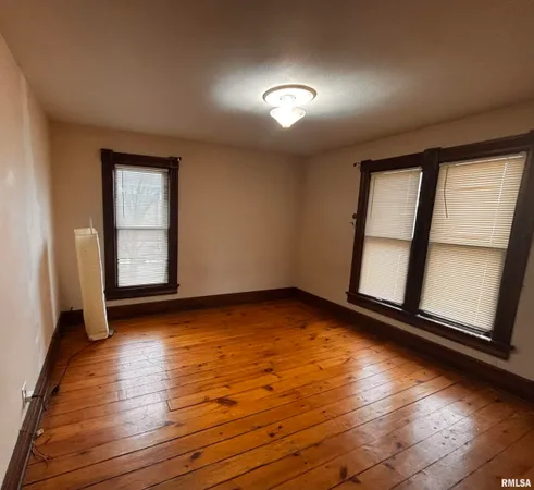 $107,500 | 581 North Seminary Street, Galesburg, IL 61401