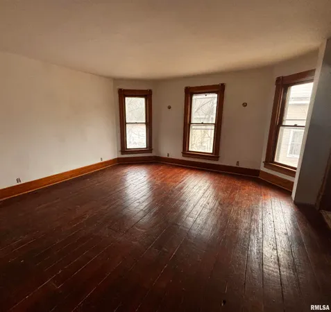 $107,500 | 581 North Seminary Street, Galesburg, IL 61401