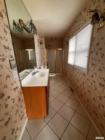 $107,500 | 581 North Seminary Street, Galesburg, IL 61401