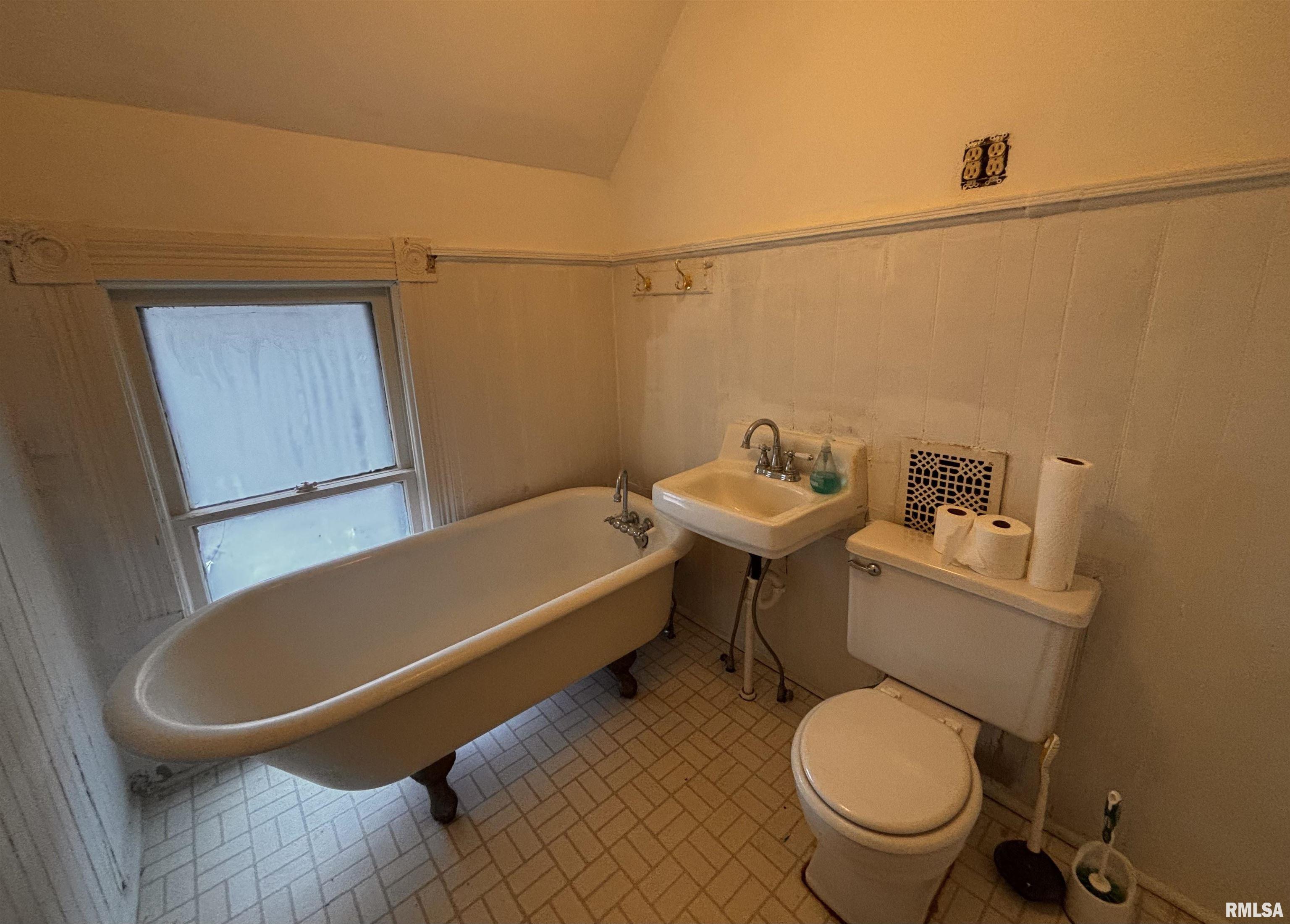 581 North Seminary Street Galesburg, IL 61401 - Photo 24 of 25