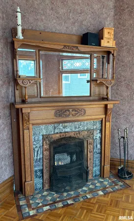 $107,500 | 581 North Seminary Street, Galesburg, IL 61401