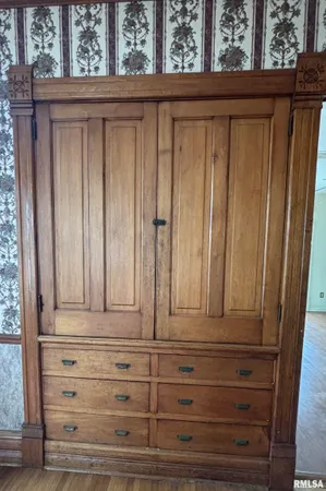 $107,500 | 581 North Seminary Street, Galesburg, IL 61401