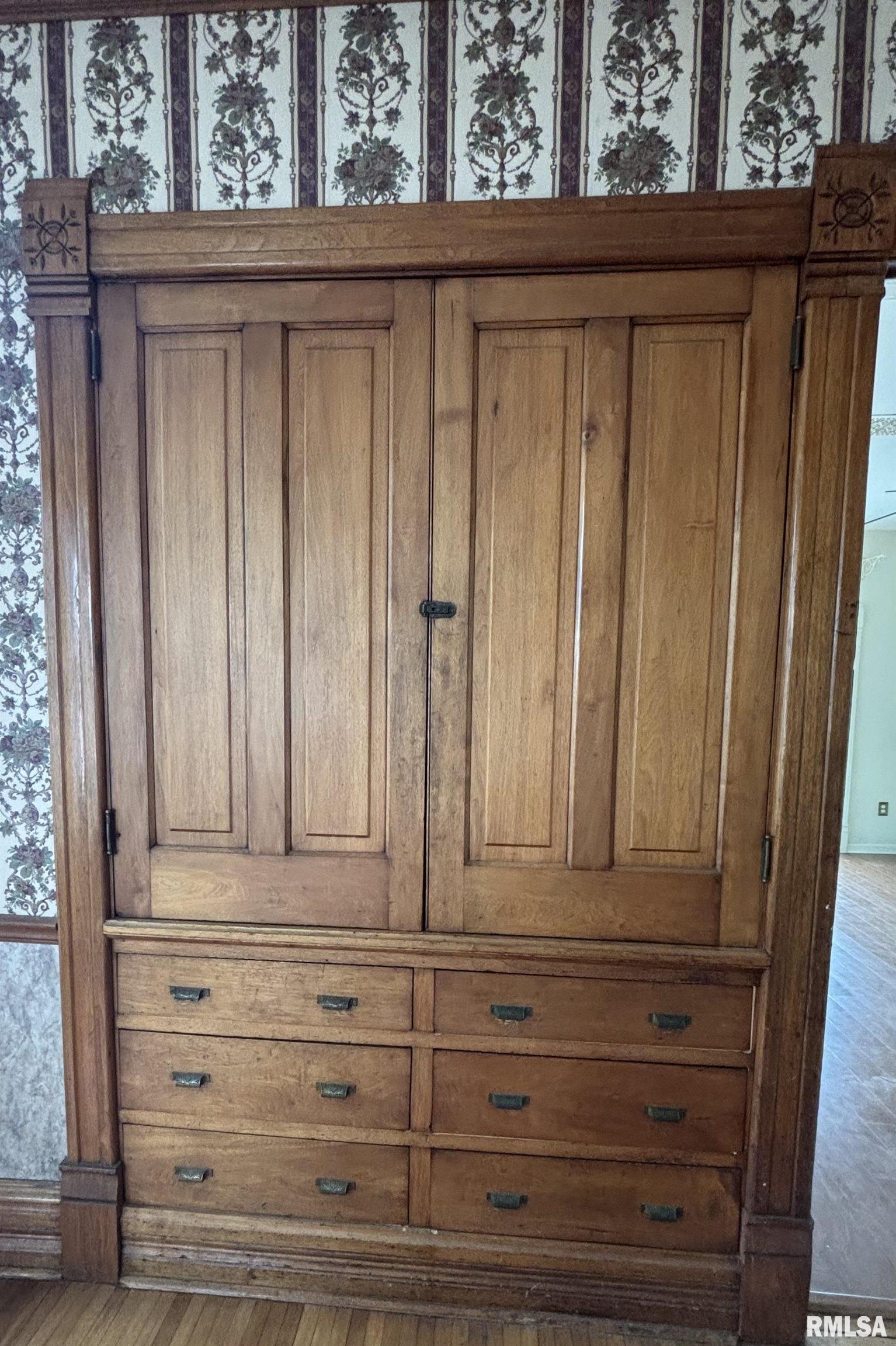 581 North Seminary Street Galesburg, IL 61401 - Photo 6 of 25