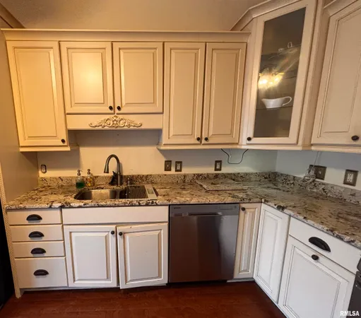 $107,500 | 581 North Seminary Street, Galesburg, IL 61401