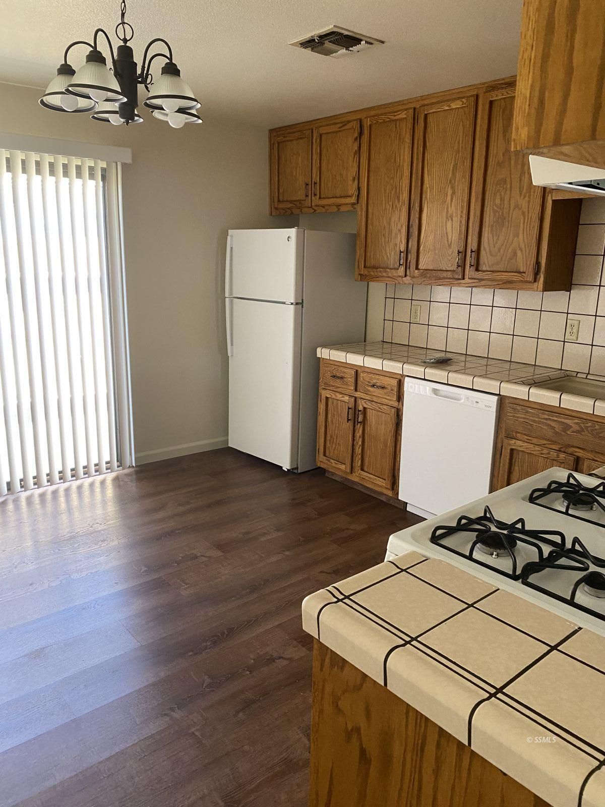 645 Commercial Avenue Ridgecrest, CA 93555 - Photo 6 of 13