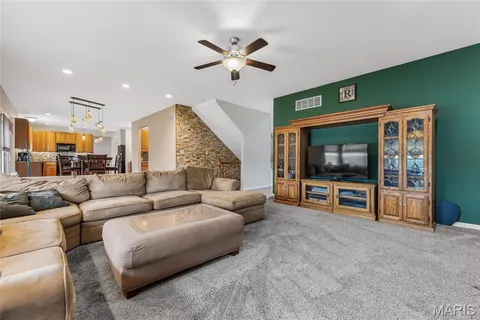 $525,000 | 2050 Hannah Drive, Wentzville, MO 63385